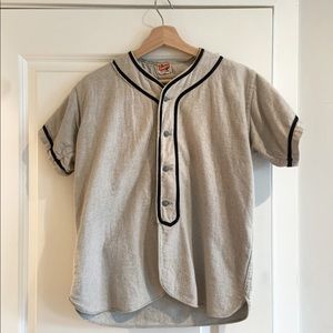 Vintage gray baseball tee with blue stitching